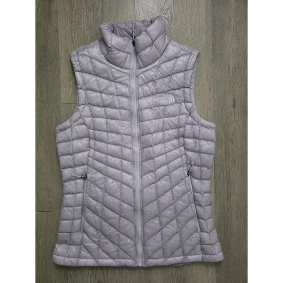 The North Face Womens XS Light Ash Purple Puffer Vest Full Zip Light Weight - Picture 1 of 4